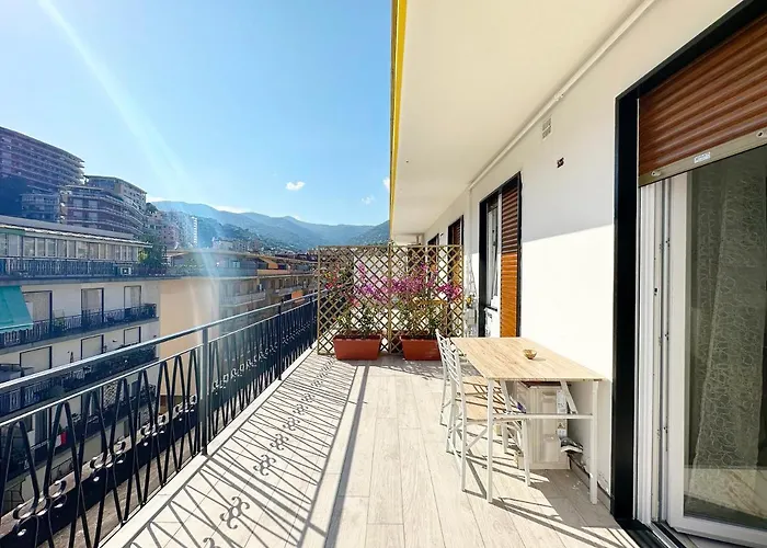 Wh - Un Posto Al Sole - Attico Monolocale Con Parcheggio Gratuito - 5 Minuti Dal Centro - Wifi Sanremo