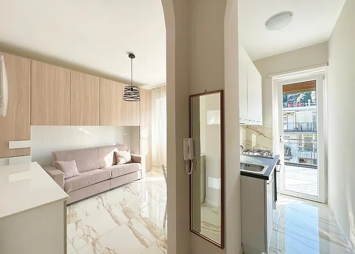 Wh - Un Posto Al Sole - Attico Monolocale Con Parcheggio Gratuito - 5 Minuti Dal Centro - Wifi * Sanremo