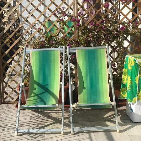 Apartment Wh - Un Posto Al Sole - Attico Monolocale Con Parcheggio Gratuito - 5 Minuti Dal Centro - Wifi Sanremo