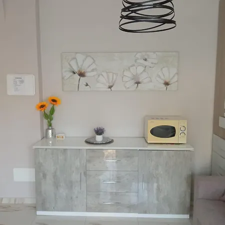 Wh - Un Posto Al Sole - Attico Monolocale Con Parcheggio Gratuito - 5 Minuti Dal Centro - Wifi Apartment Sanremo