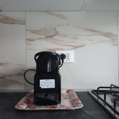 Apartment Wh - Un Posto Al Sole - Attico Monolocale Con Parcheggio Gratuito - 5 Minuti Dal Centro - Wifi Sanremo