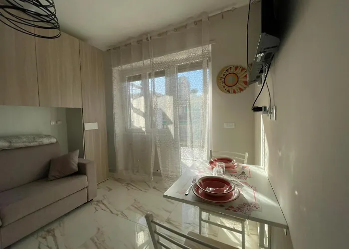 Apartmán Wh - Un Posto Al Sole - Attico Monolocale Con Parcheggio Gratuito - 5 Minuti Dal Centro - Wifi *